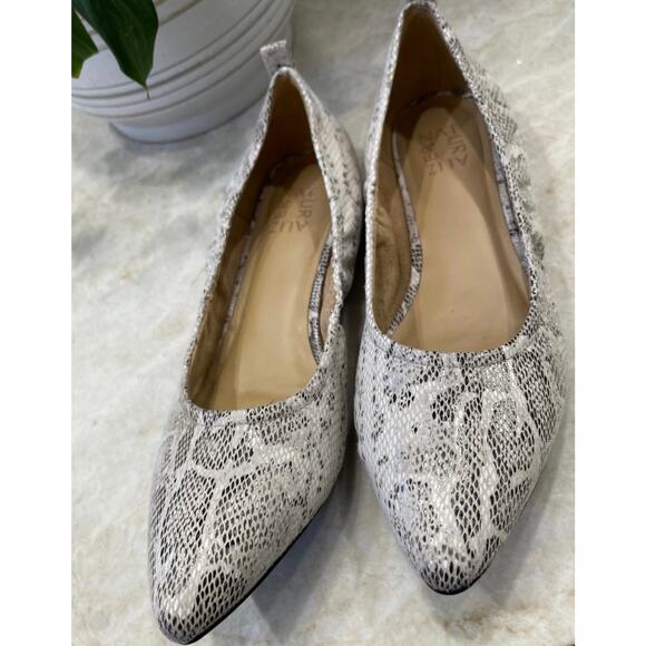 Naturalizer Flats white snakeskin print Sz 9.5m - Picture 2 of 10